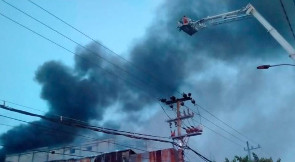 Gudang Manekin Dan Piala kebakaran, Surabaya