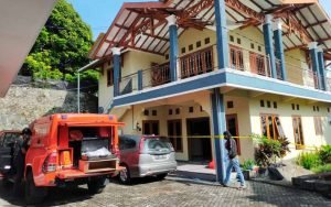 Pesta Di Vila Prigen Berujung Maut, Pria Tewas Dengan Luka Sayat Di Leher