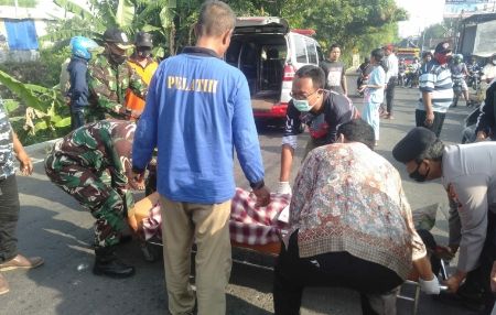 Pelajar Tewas Terlindas Truk, Pungging