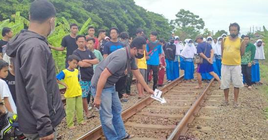 Jalur Kereta Maut, Orang Tewas, Tertabrak Kereta Api, sidoarjo