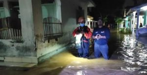 Diterjang Banjir, Bangunan Tembok Pondok Pesantren di Jember Ambrol