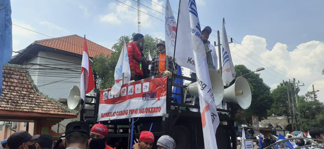 UMK Mojokerto, Bupati Mojokerto, Demo Buruh FSPMI