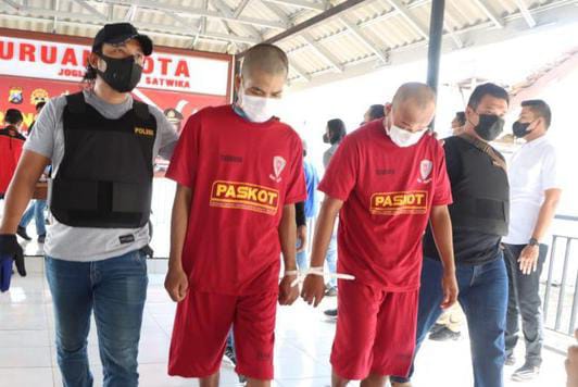 Cinta Segitiga, Kasus Penusukan Brutal, Pasuruan