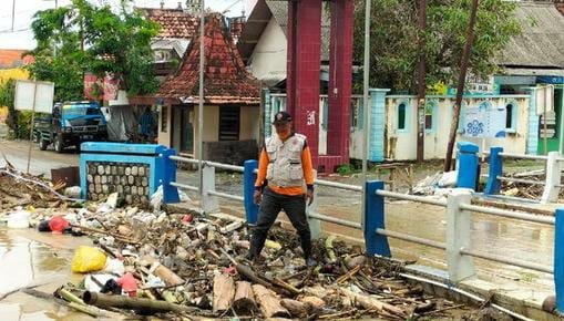 Hujan Deras, Sungai di Lamongan, Banjiri Rumah Warga