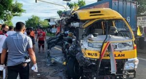 Truk yang Tabrak Mobil Rombongan Santri dan Tewaskan 4 Orang Masih Buron