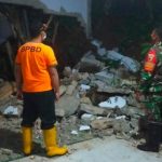 Tebing Di Blitar Longsor, Jebol Dinding Mushola