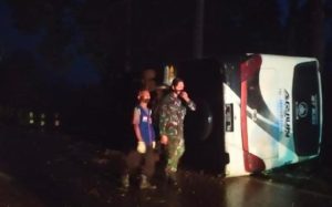 Kecelakaan Di Jalur Tengkorak sendi Pacet Bus Rombongan Guru Ponpes Asal Pasuruan Terguling, 1 Orang Tewas