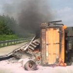 truk terbakar, tol ngawi