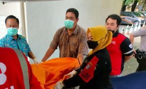 Dahului Truk Pemotor Tewas Alami Kecelakaan Maut Di Surabaya