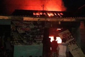 Ditinggal Sholat Rumah dan Bengkel Warga Banyuwangi Kebakaran
