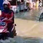 Akibat Hujan Deras Yang Terus Mengguyur, Sejumlah Desa Di Lamongan Terendam Banjir