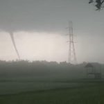 Angin Puting Beliung Terjang Wilayah Bojonegoro Bikin Panik Warga