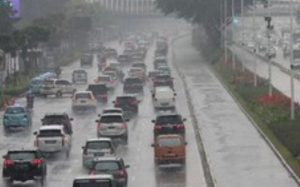 Waspada, Hujan Deras Dan Angin Kencang Diperkirakan Melanda Sejumlah Daerah di Jatim Hari Ini