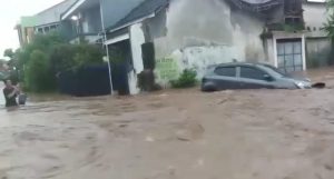 Banjir Bandang Di Jember Suami Istri Terbawa Arus