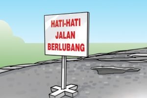 Hindari Jalan Berlubang Pasutri Di Gresik Kecelakaan, Satu Tewas