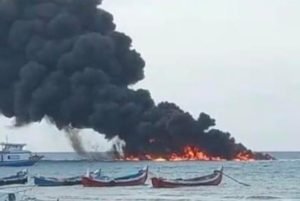 Terungkap, Kronologi Terbakarnya Kapal BBM Di Madura