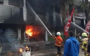 Pasar Induk Bondowoso Terbakar, 3 Mobil Damkar Diterjunkan