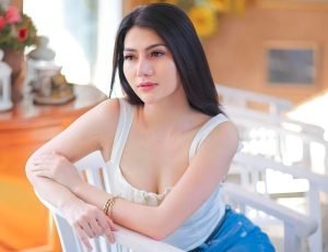 Asisten Baru Hotman Paris Bikin Heboh Netizen, Ini Dia Potretnya