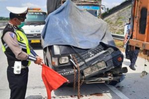 Mobil Pickup dan Truk Fuso Terlibat Kecelakaan di Tol Ngawi, 1 Orang Meninggal Dunia