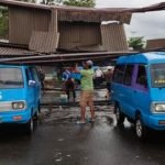 Parkiran Angkot Terminal Arjosari Malang Roboh Diterjang Hujan Deras dan Angin Kencang