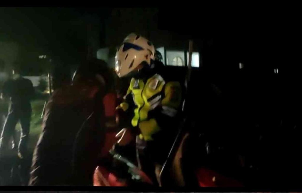 Hindari Genangan Air Di Jalan, Pemotor Di Mojokerto Tewas Terlindas Truk