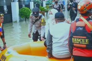 Bupati Tinjau Lokasi Banjir di Dawarblandong