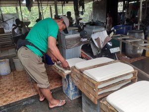 Pengrajin Tahu di Mojokerto Putar Otak Ditengah Bahan Baku yang Meroket