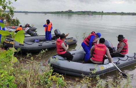 Tujuh perahu, pencarian, tenggelam