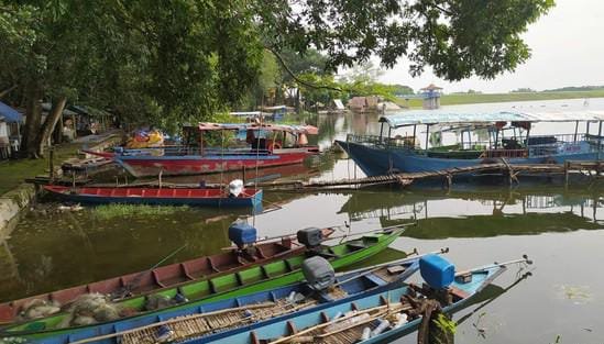 Perahu wisata, waduk Gondang,