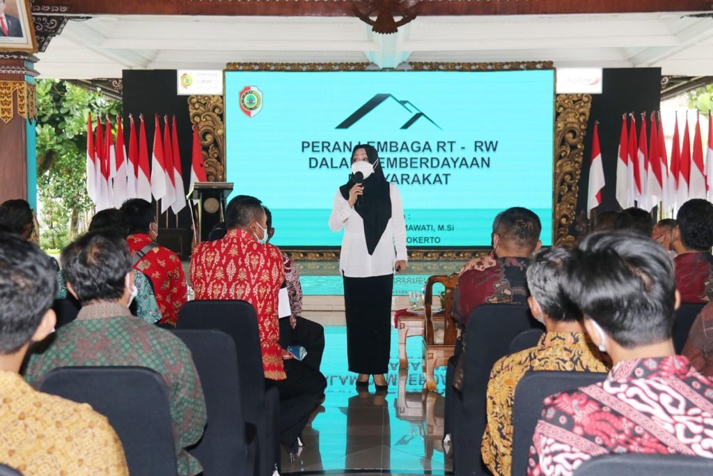 Hadiri Pelatihan RT RW, Ikfina Jelaskan Pentingnya Pemberdayaan Masyarakat