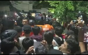 Dikejar Massa, Maling Motor Sembunyi di Gorong-gorong