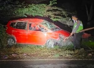 Diduga Rem Blong, Mobil Honda Jazz Alami Kecelakaan di Jalur Sendi – Pacet