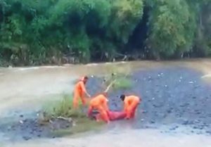 Pria di Probolinggo Tewas Terseret Arus Sungai Saat BAB