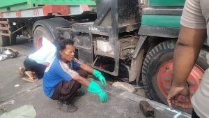 Pemotor di Mojokerto Tewas Terlindas Truk Gandeng