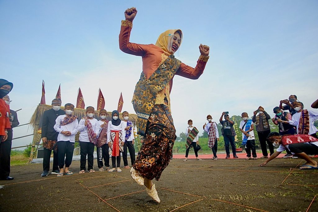 Hadirkan Permainan Tradisional, Asdep KemenPAN RB Apresiasi Pelaksanaan Mojotirto Festival