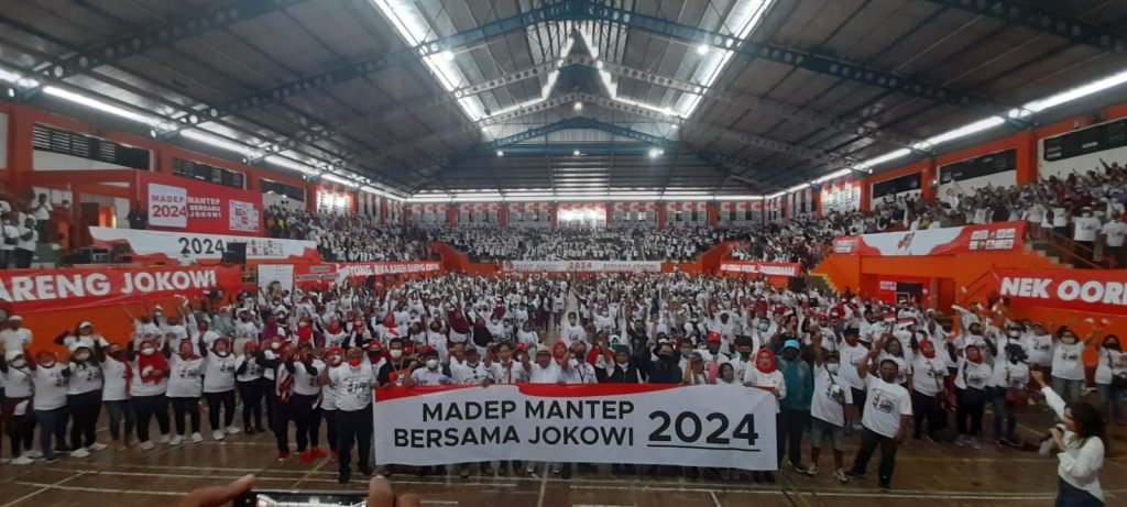 Kerja Nyata Untuk Rakyat, Relawan Banyumas Satu Komando ‘Madep Mantep 2024 Bersama Jokowi