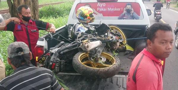 Tersambar kereta api