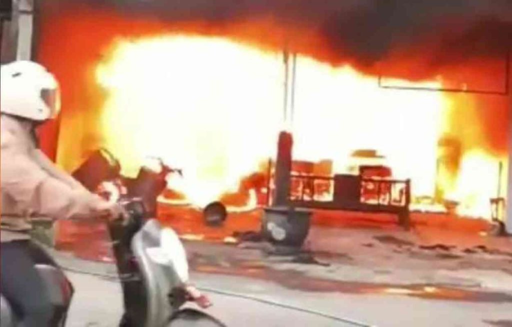 Pertamini Terbakar, Warung Soto Ikut Hangus