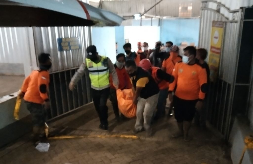 Gara-gara Gas Beracun, Dua Karyawan Pabrik Tewas di Kolam Pupuk