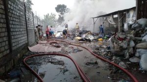 Akibat Petasan, Tumpukan Rongsokan di Jombang Ludes Terbakar