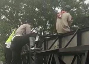 Usai Cek-cok Dengan Istri, Pria di Surabaya Lakukan Percobaan Bunuh Diri