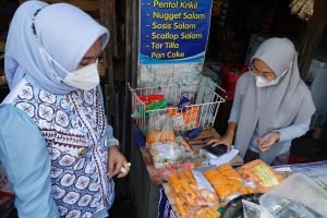 Walikota Mojokerto dan Dinkes P2KB Sidak ke Swalayan Antisipasi Peredaran Mamin Tak Layak