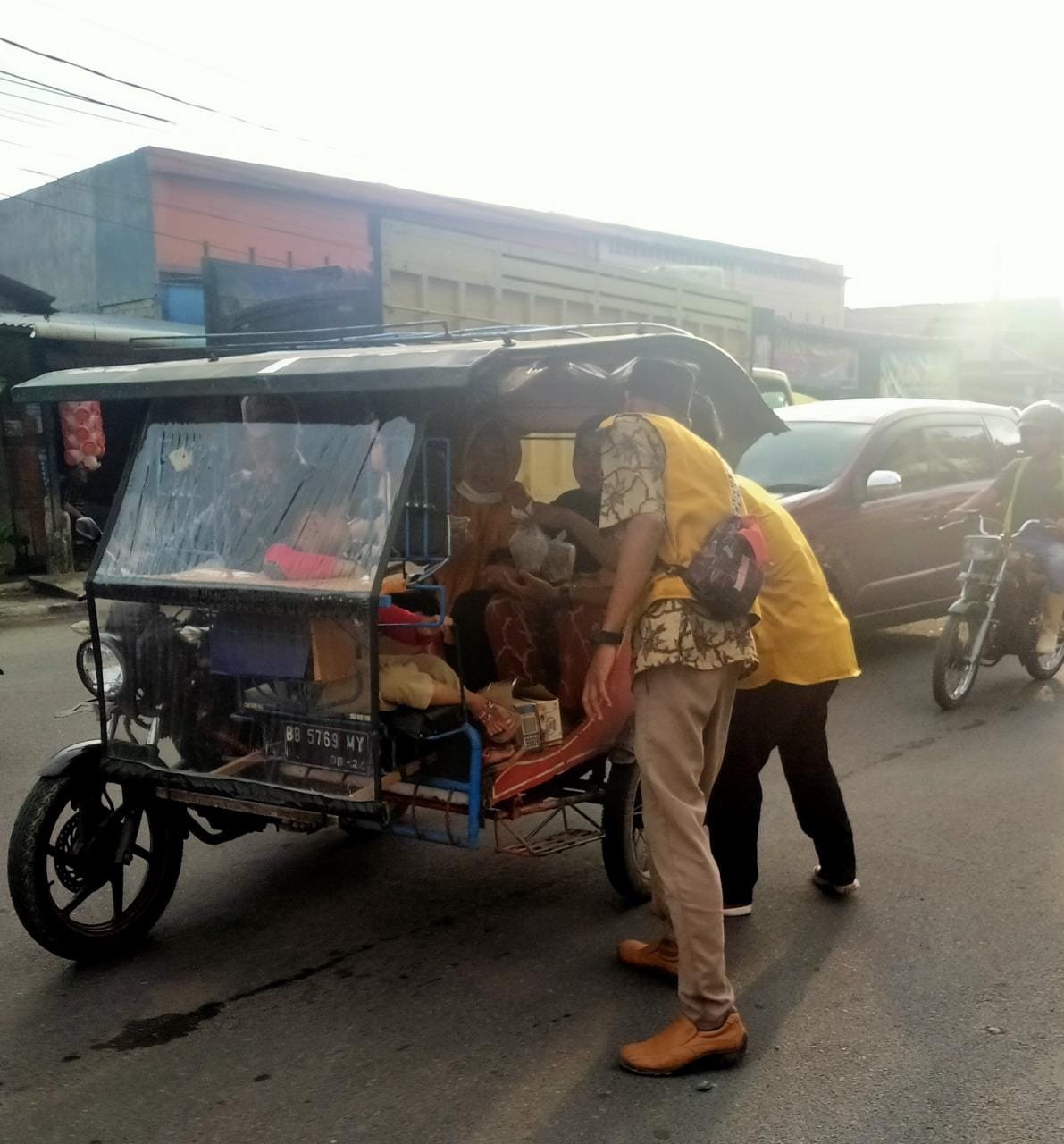 Bagi-bagi takjil