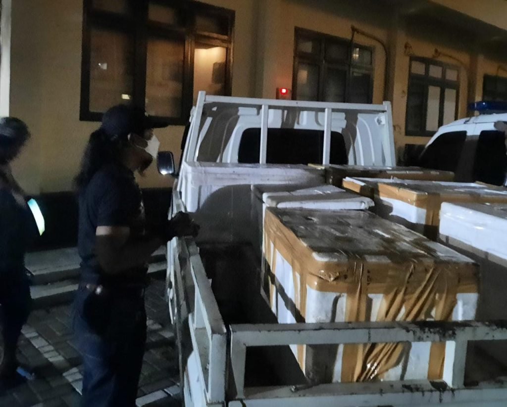 Selundupkan Terumbu Karang dan Kulit Kerang, Dua Pikap Disita Polisi