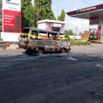 Mobil terbakar