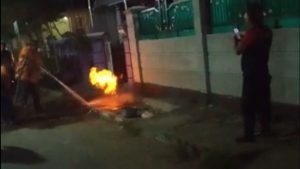 Bakar-bakar Sampah Diduga Jadi Pemicu Pipa Gas PGN di Kota Mojokerto Semburkan Api