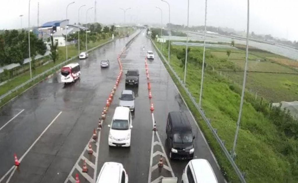 Arus Balik Lebaran, Volume Kendaraan di Tol Paspro Meningkat Drastis