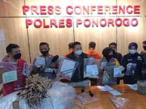 Ponorogo, Polres Ponorogo, Balon Udara,