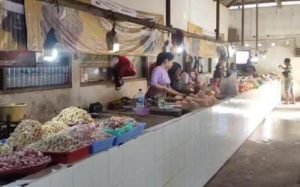Pasca Lebaran Idul Fitri, Harga Daging Ayam di Kota Blitar Masih Tinggi