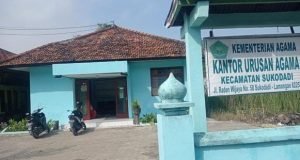 Diduga Kesetrum, Pemuda di Lamongan Tewas di Aula KUA Sambil Pegang Mic